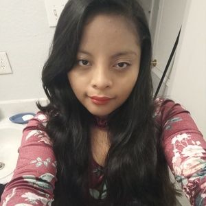 Meet your Posher, Yessica